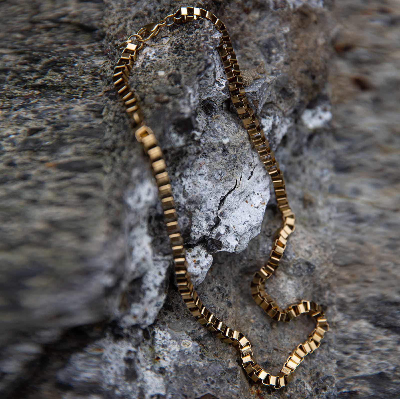 Boxchain Necklace gold - Image 6