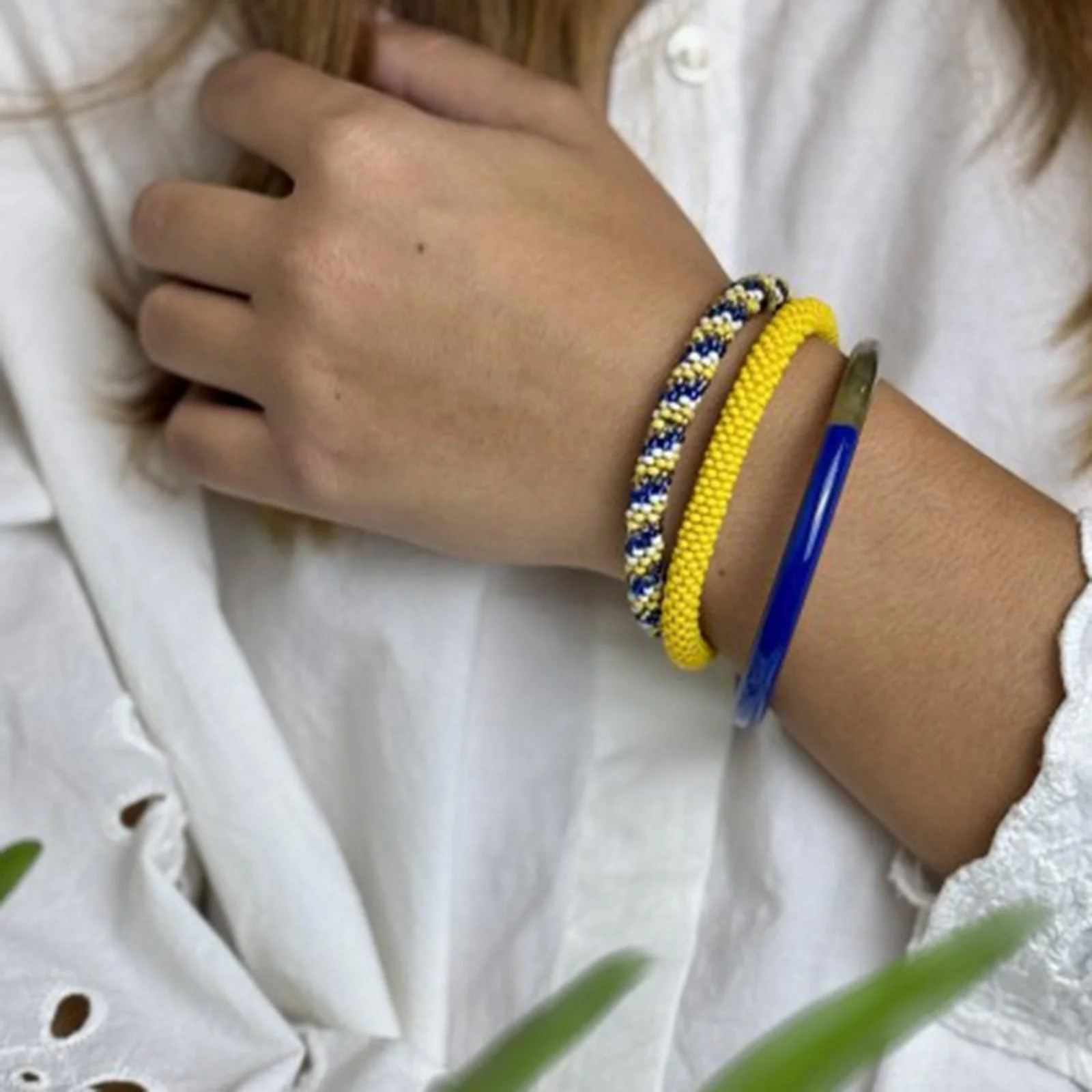 Buffle Horn Bracelet electric blue C34 - Image 2