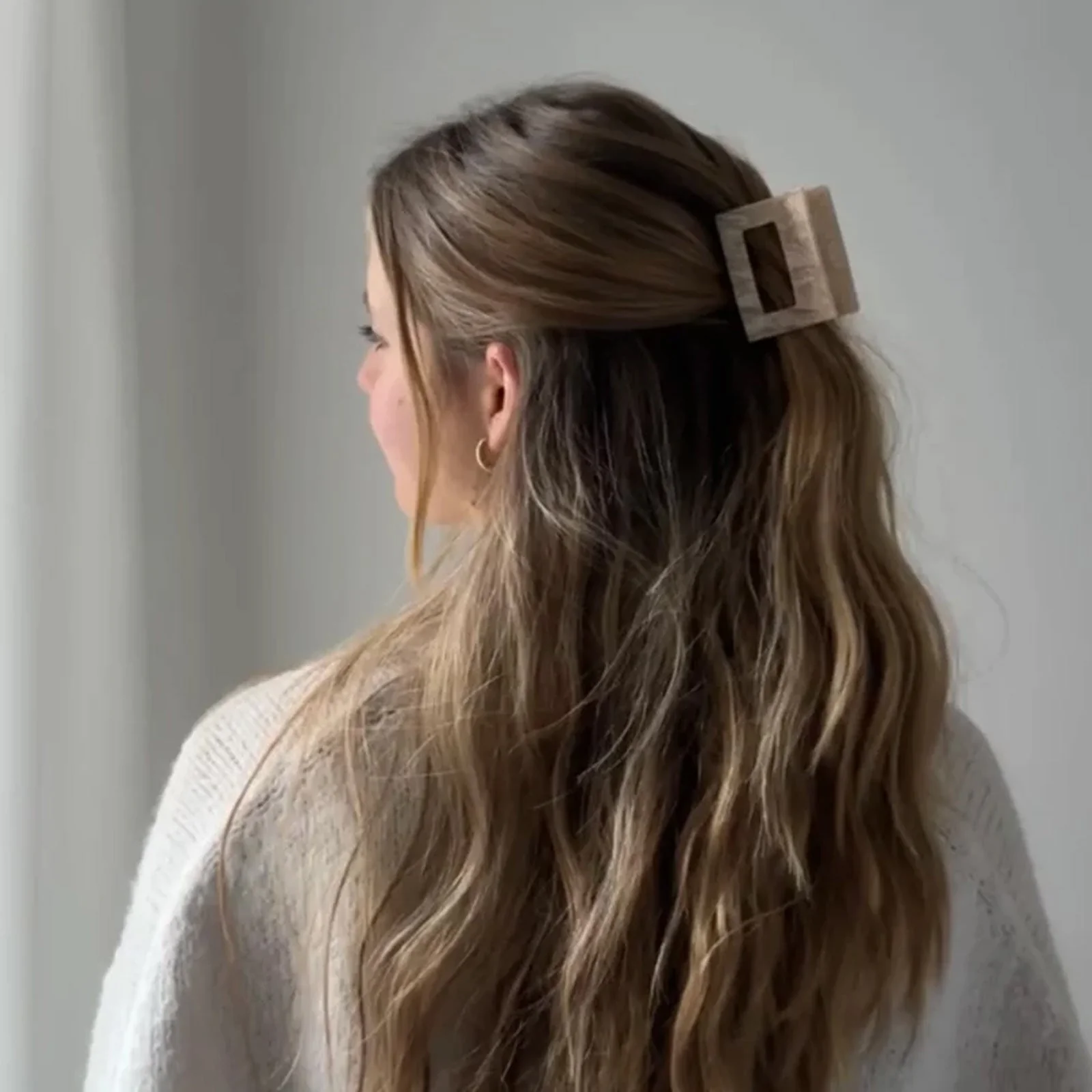 Elsa Clip camel swirl - Image 2