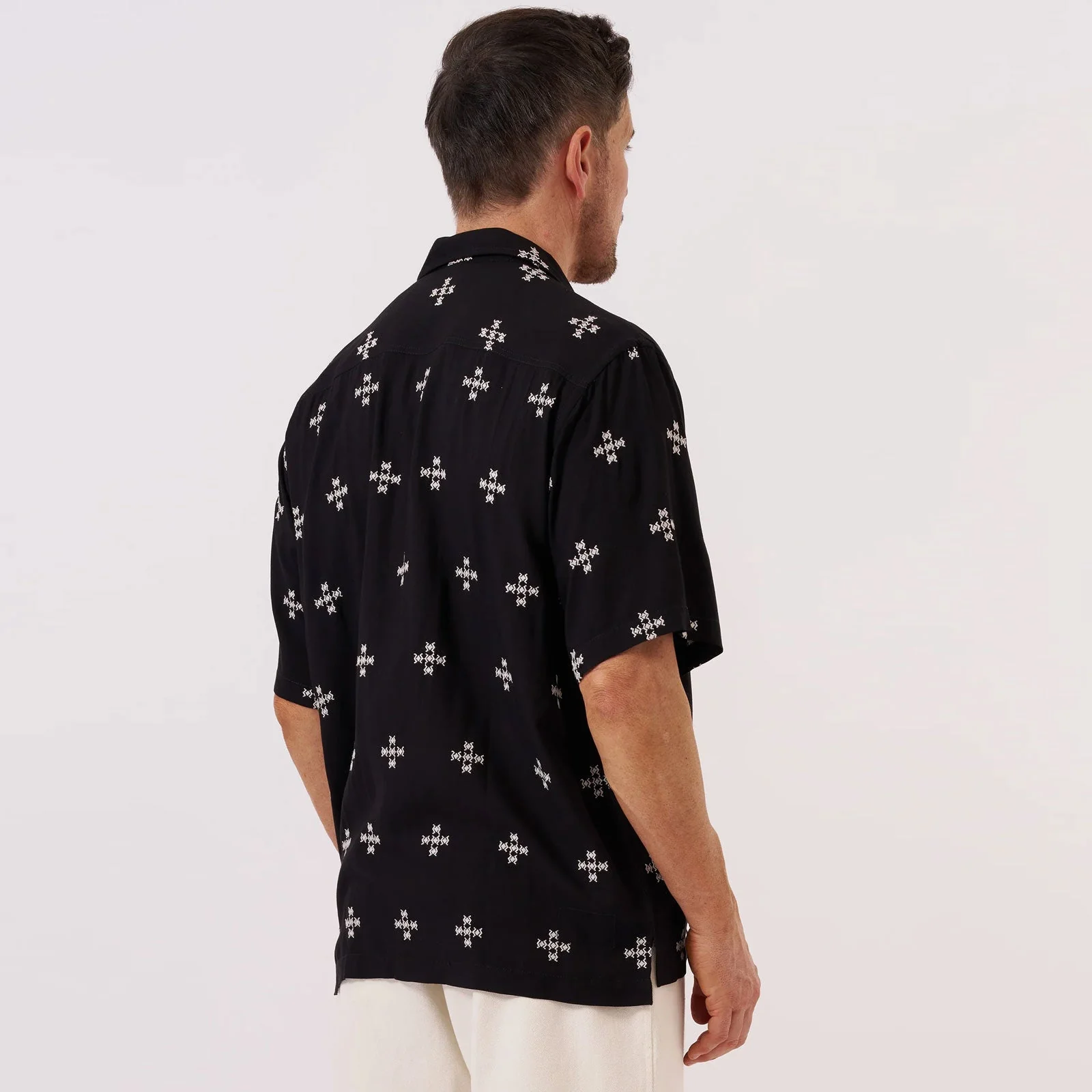 Embroidered Diamond Camp Shirt black - Image 2