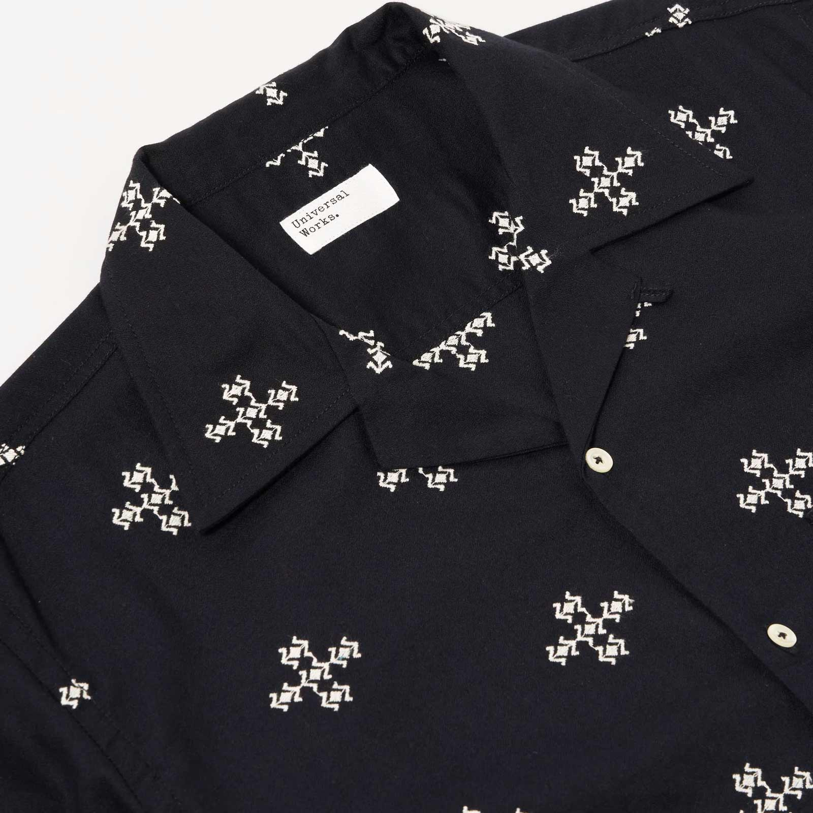 Embroidered Diamond Camp Shirt black - Image 4