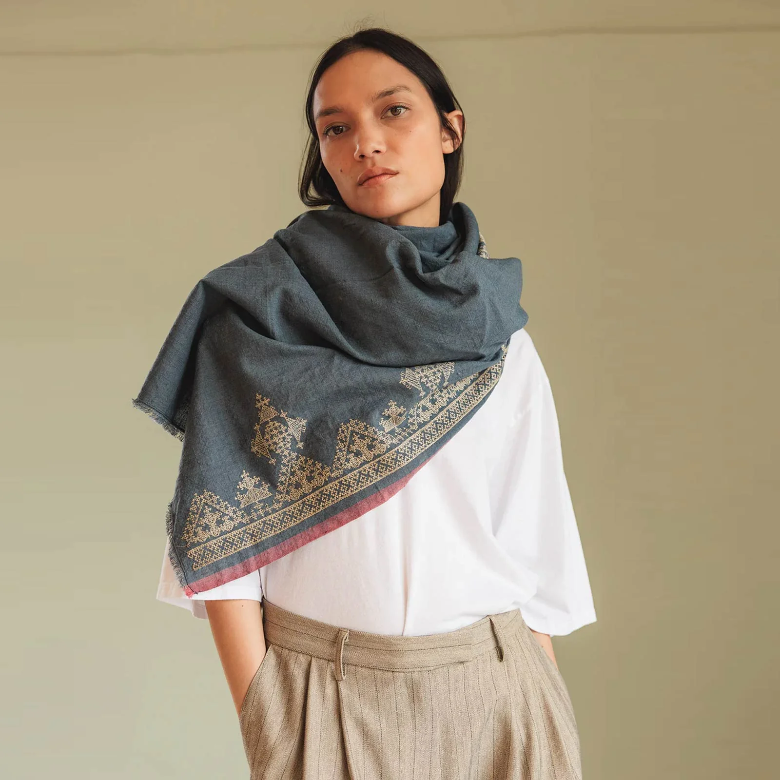 Embroidery Cotton Scarf indigo - Image 4