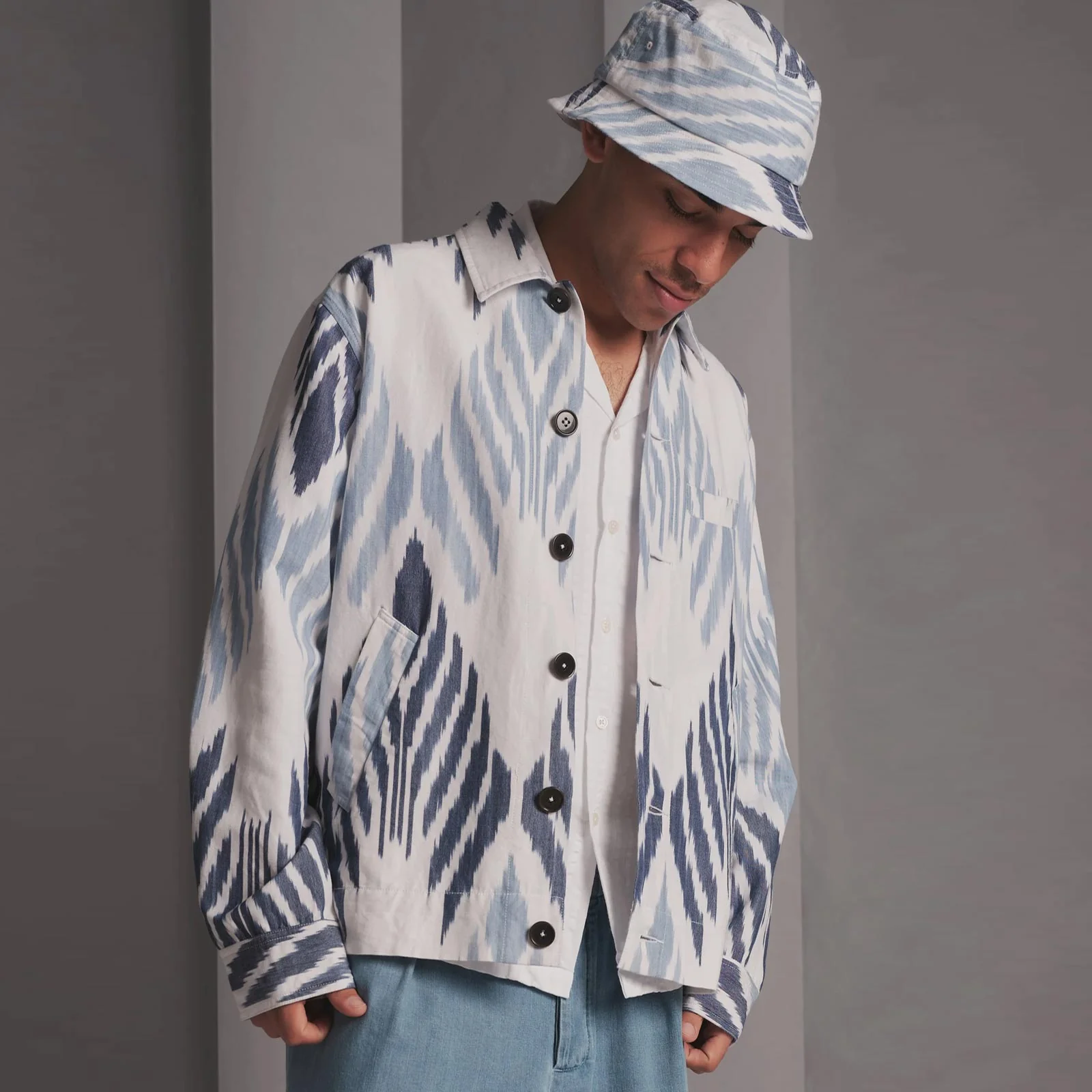 James Jacket Peacock Ikat blue - Image 4