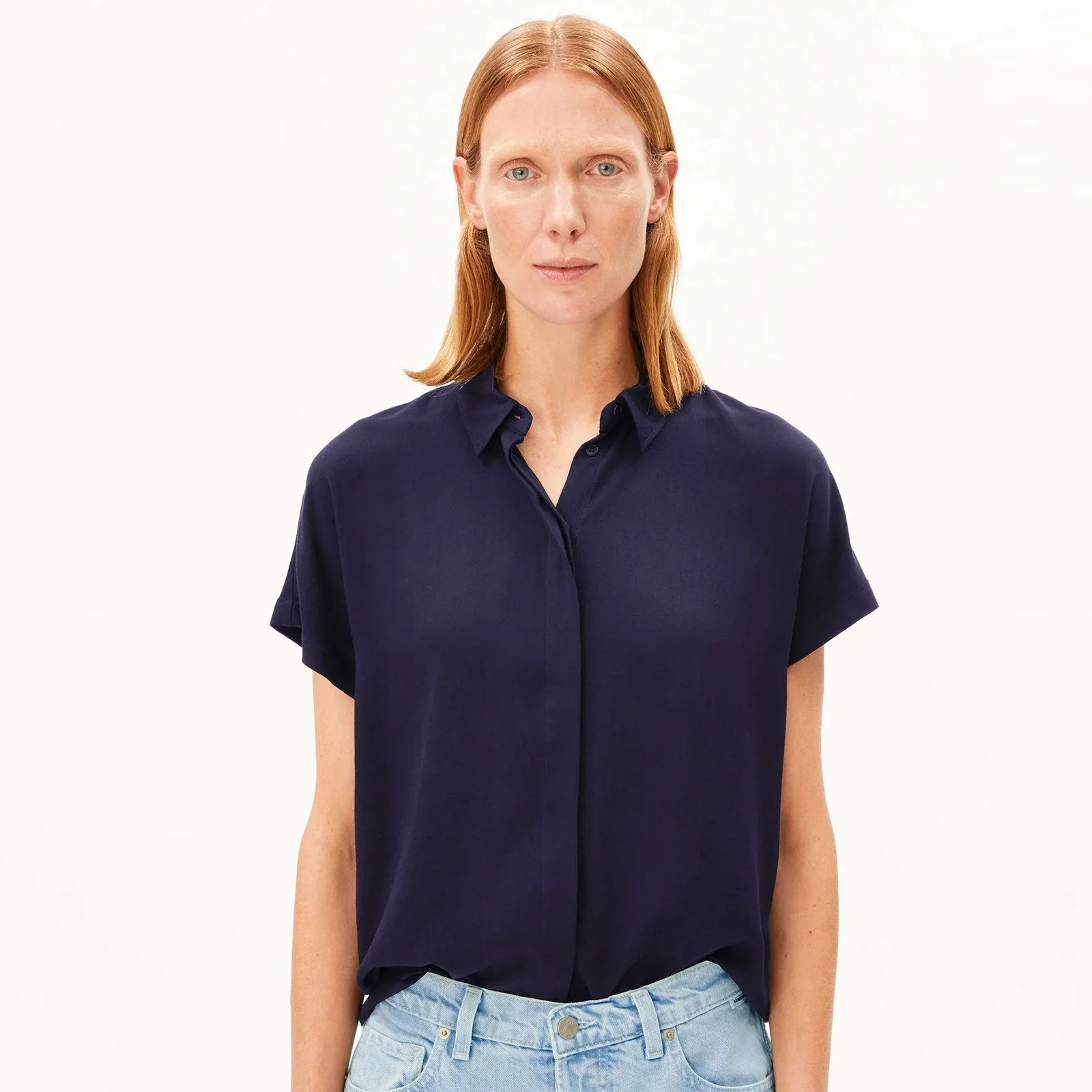 Larisaana Blouse tinted navy