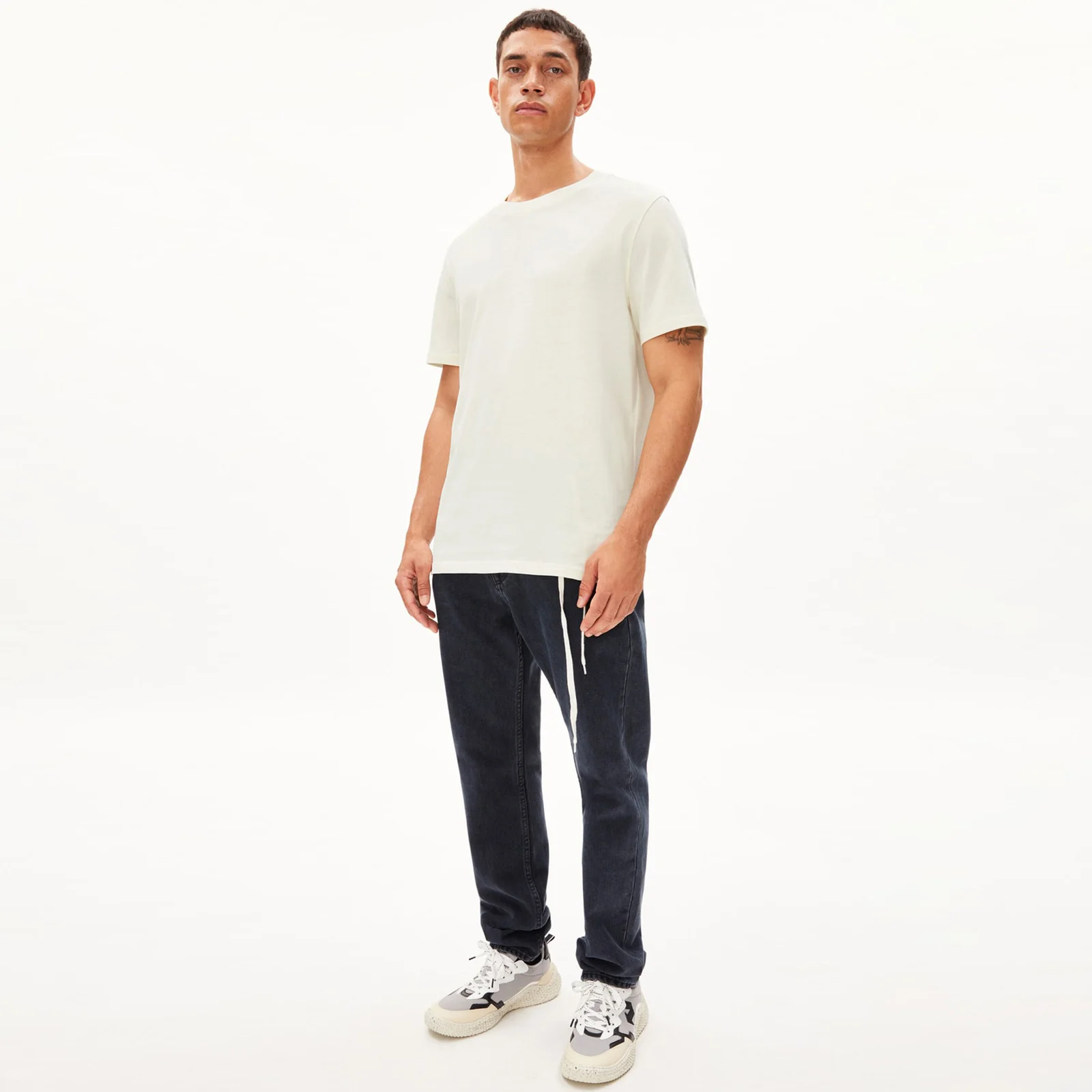Maarkos Solid Tee oatmilk - Image 2