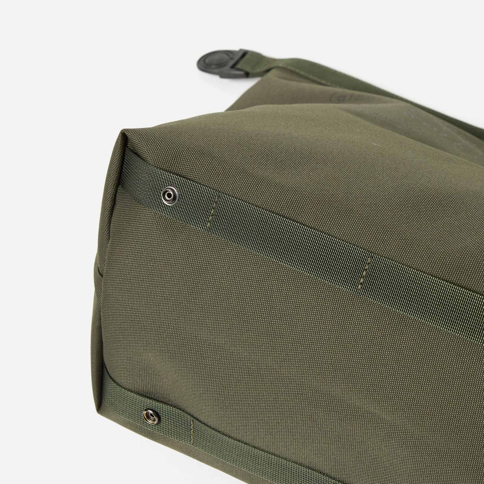 master-piece x Universal Works Large Tote Bag olive - Image 5