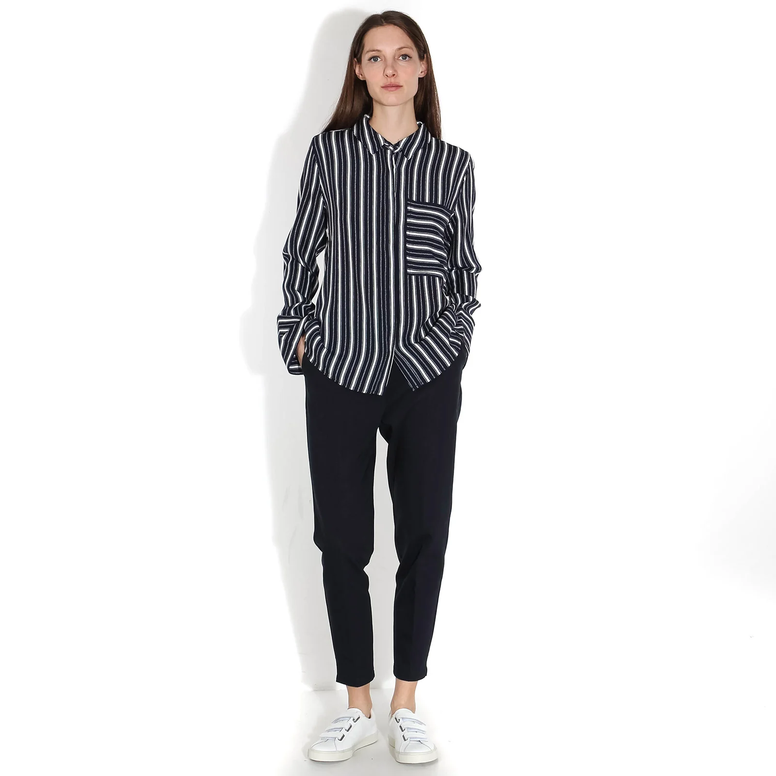 Assia Blouse navy blazer - Image 3