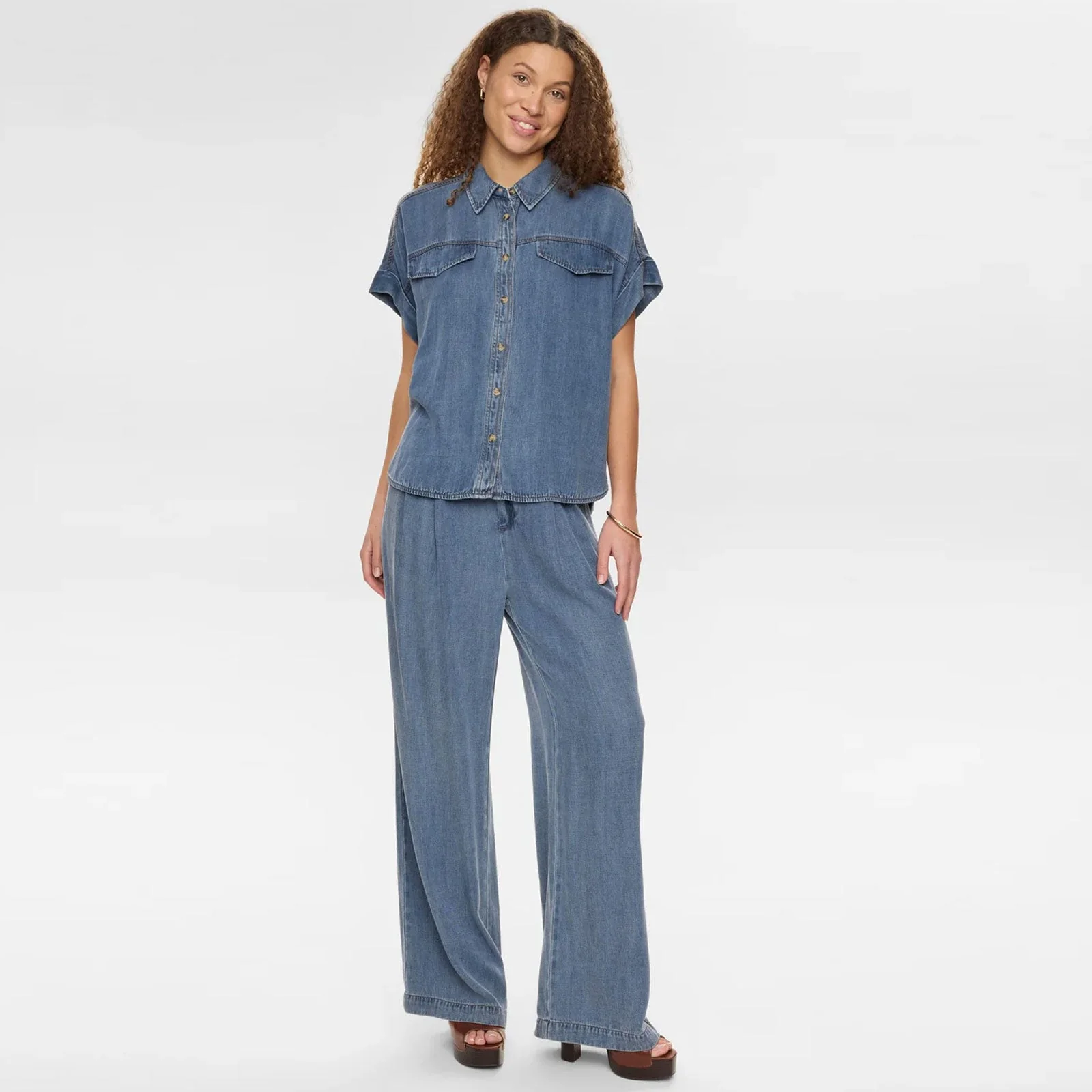 Nuelida Sleeveless Shirt snow washed denim - Image 3