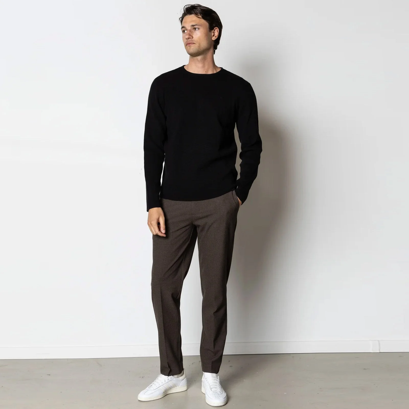 Oscar Knitted Jumper black - Image 3