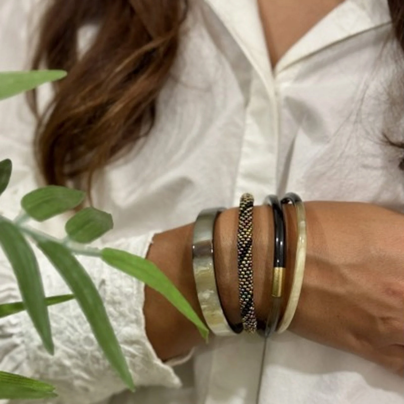 Thin Buffle Horn Bracelet noir C71 - Image 3