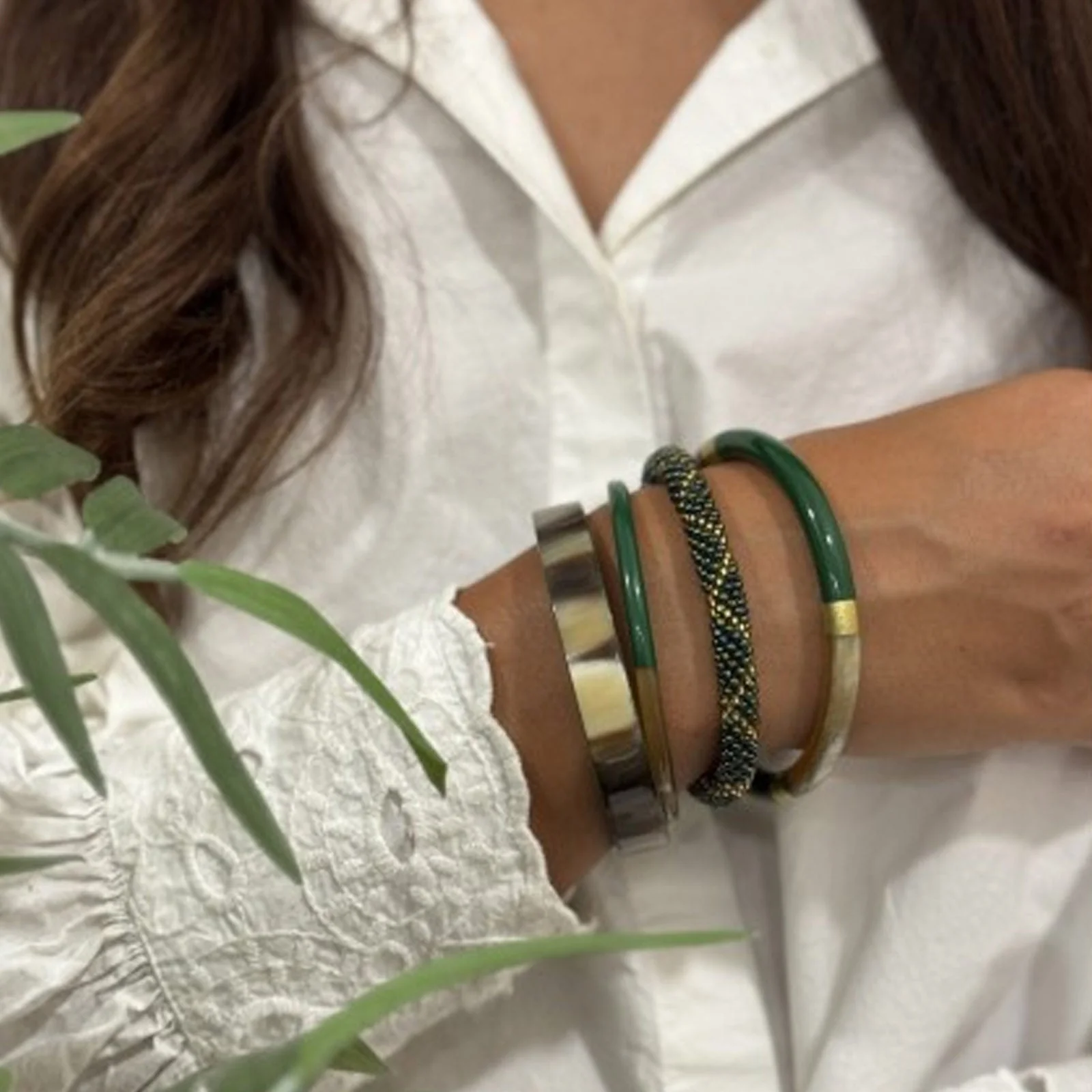 Thin Buffle Horn Bracelet vert intense C73 - Image 3