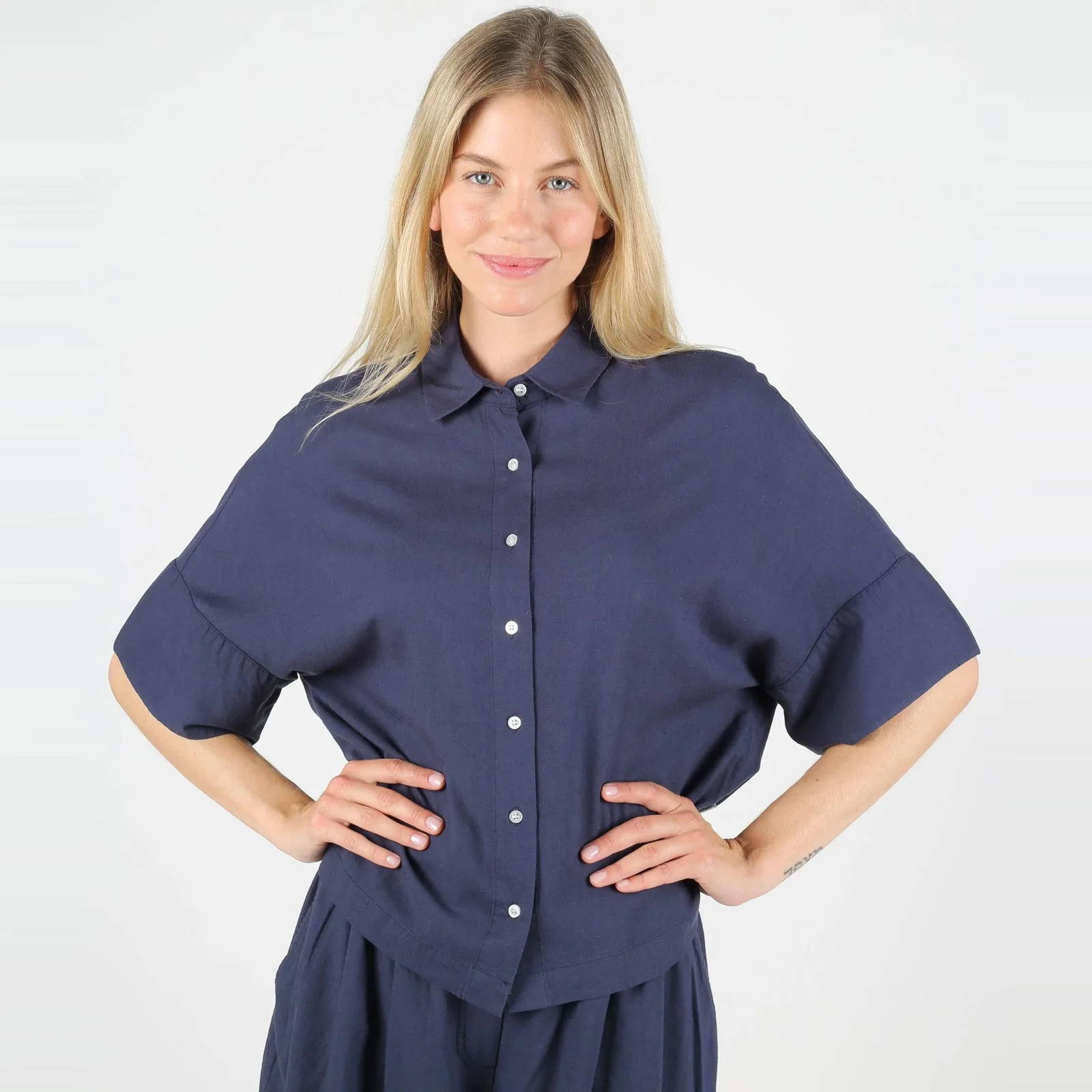 WeSara Linen Shirt dark navy